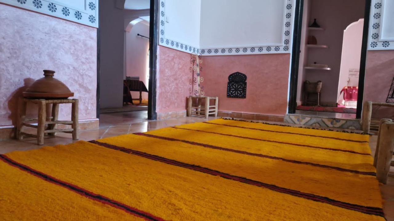 Auberge Tissadrine Akhendachou n'Ait Ouffi Buitenkant foto