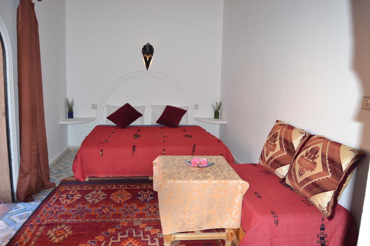 Auberge Tissadrine Akhendachou n'Ait Ouffi Buitenkant foto
